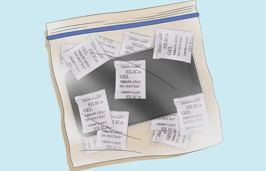 How to Fix a Water-Damaged phone 9 Use Silica Gel to dry the phone
